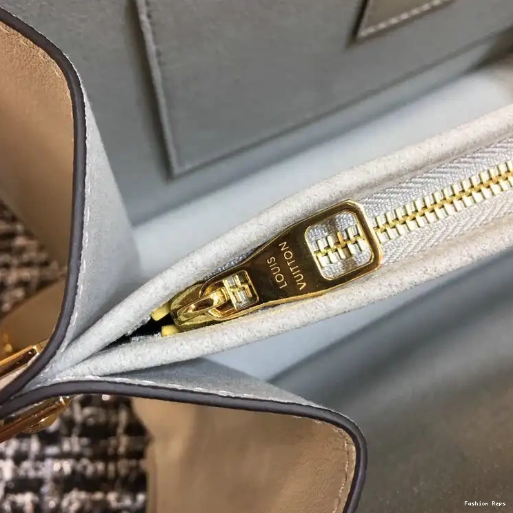 Fashion Reps LV 20B570232 Bags 0514